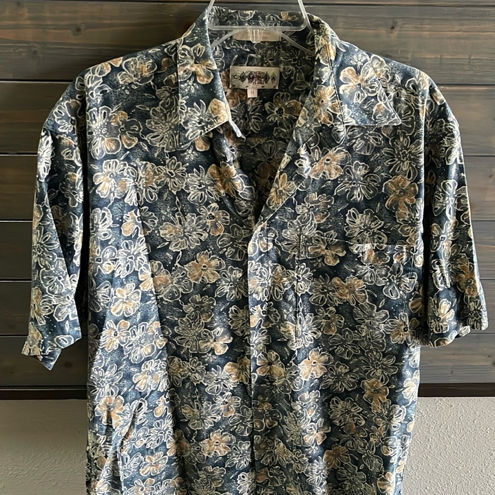 Moda Campia Flower Design Short Sleeve Button Down